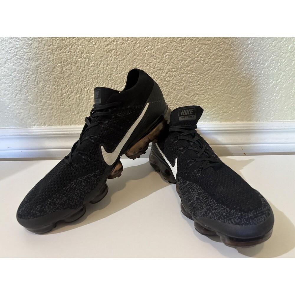 Nike Air VaporMax Flyknit Men’s Size 13 Black Dark Grey White 849558-007